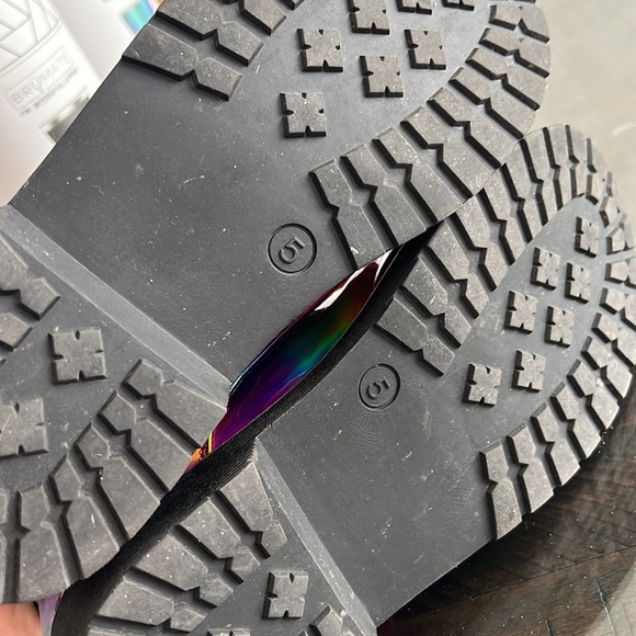 Steve Madden Rainbow Boots. Excellent condition size 5 girls - Picture 4 of 4